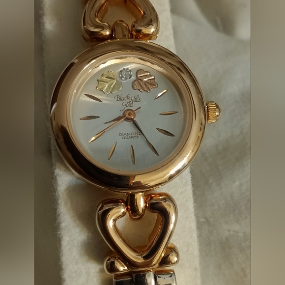 Black hills gold watch 12K gold leaves women's wristwatch original box - Picture 8 of 10